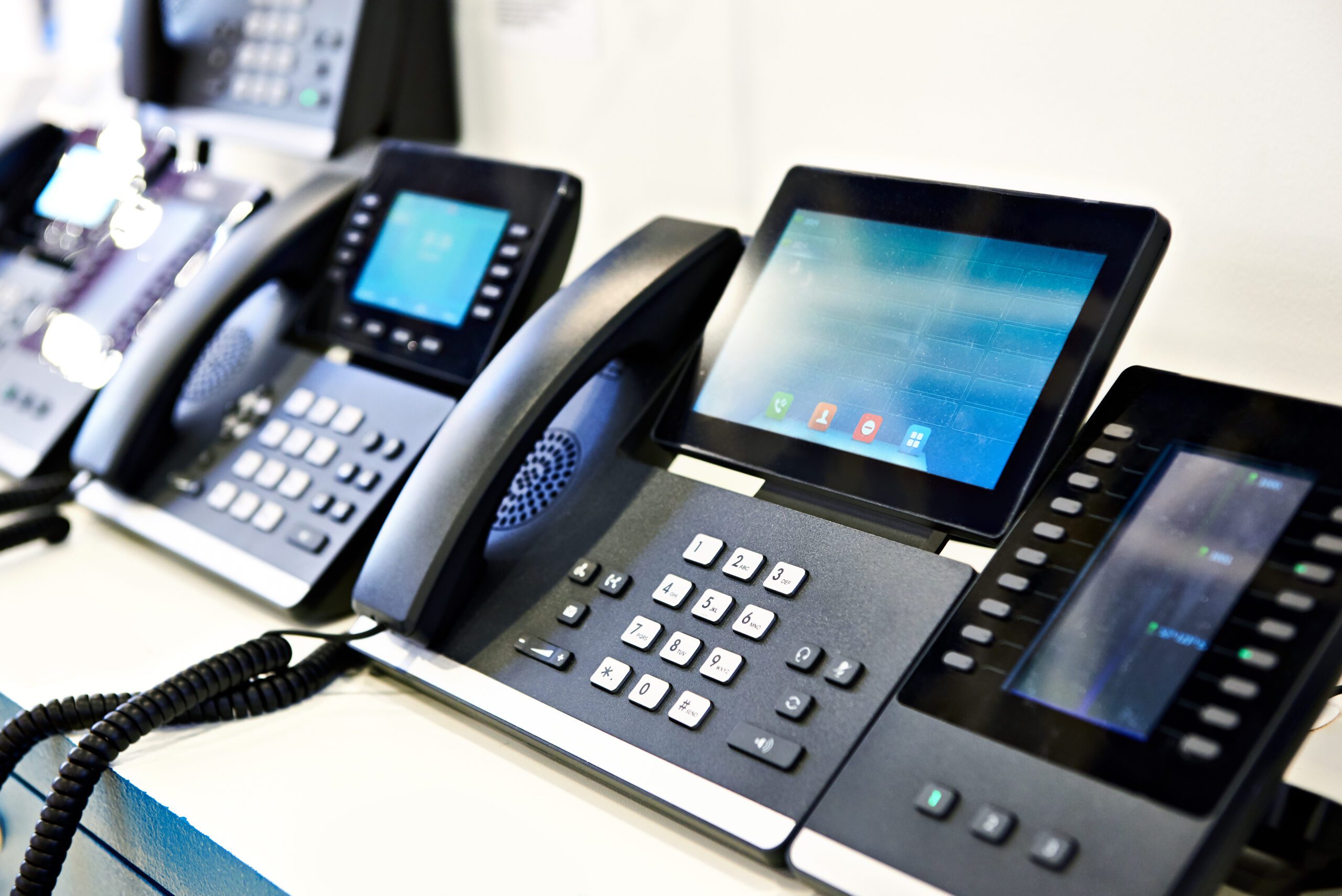Landline Phone Service Versus VoIP: What’s the Real Difference?
